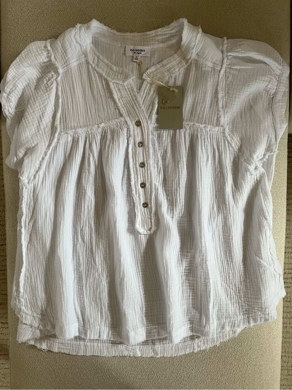 ee:some Women’s White blouse gauzy oversized relaxed blouse top size small New - Picture 3 of 9